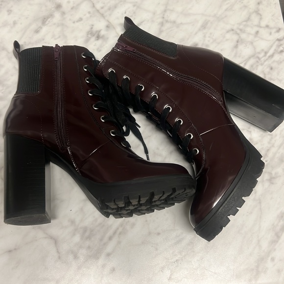 Steve Madden Latch boots size 9 Women's Burgundy in Color Lace Up Combat chunky - Picture 4 of 8